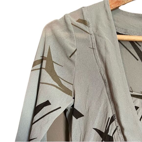 3 for $30! Mexx long sleeve pattern top - Picture 6 of 8